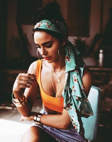 5 ιδέες για να έχεις cool hairstyle στην παραλία