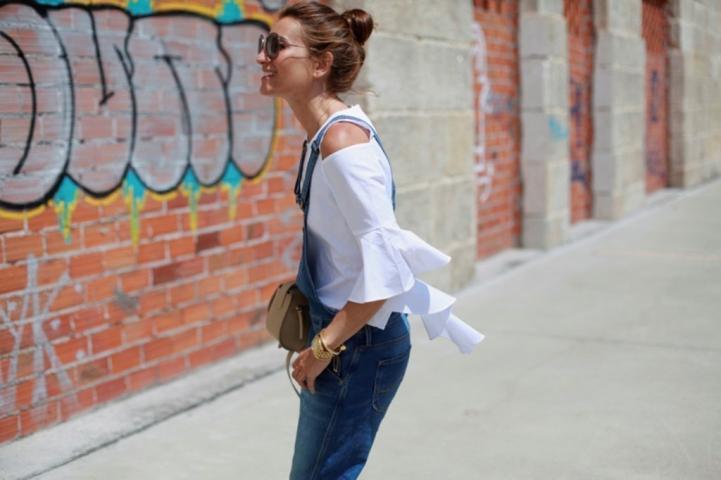 Ήρθε η ώρα να φορέσεις τη σαλοπέτα σου και να θυμίσεις μαθήτρια των 90s