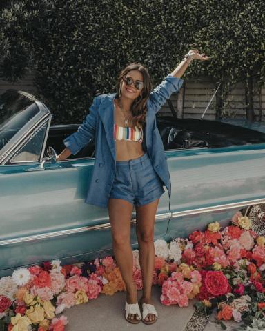 Τα high-waisted σορτσάκια είναι πάντα in-fashion το καλοκαίρι