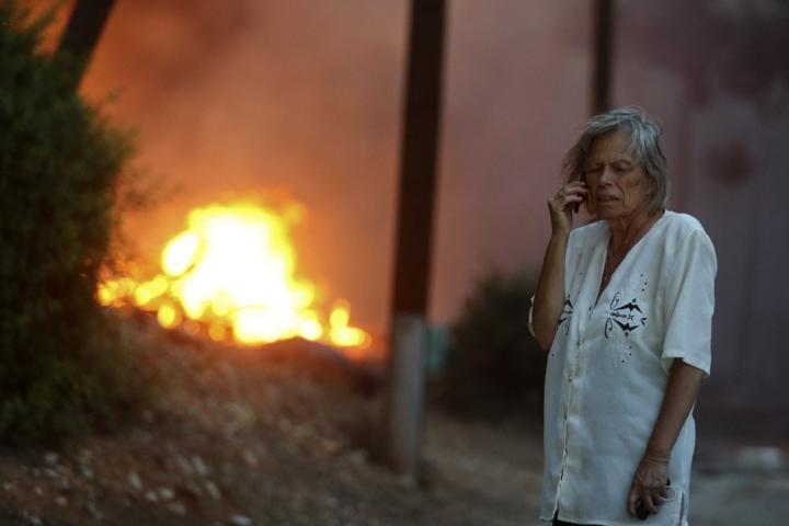 Φωτιές στην Ανατολική Αττική - Εικόνες που συγκλονίζουν