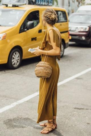 Τι να φορέσεις τις ζεστές μέρες του καλοκαιριού στην πόλη Τι να φορέσεις τις ζεστές μέρες του καλοκαιριού στην πόλη