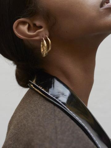 Το αξεσουάρ που θα φορέσουν όλα τα fashion girls αυτή την Άνοιξη