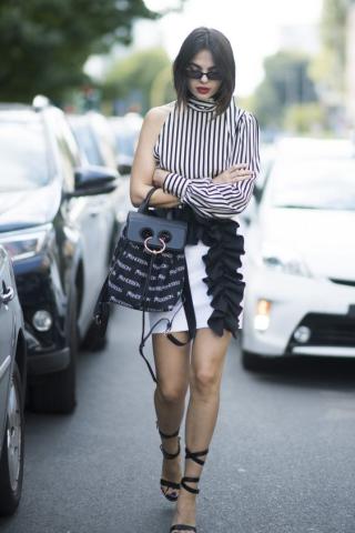 Tiny backpacks: Τα μικροσκοπικά τσαντάκια και η θέση τους στο στιλ σου