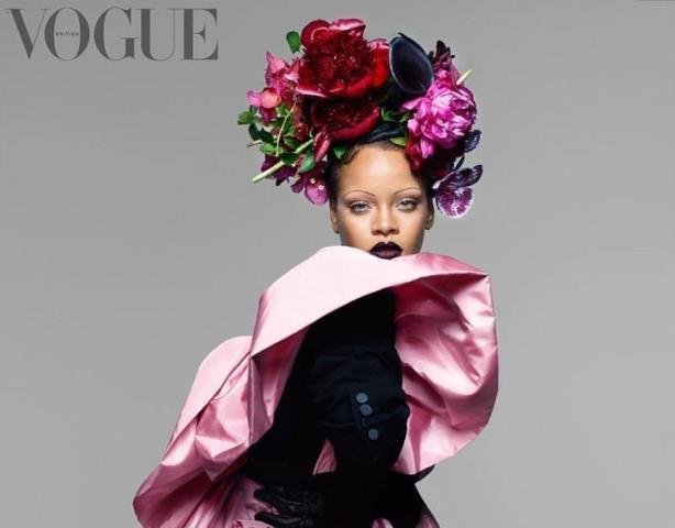 Τι είπε η Rihanna για τις χυμώδεις καμπύλες της και γιατί σε αυτές στηρίζεται όλο το παιχνίδι;