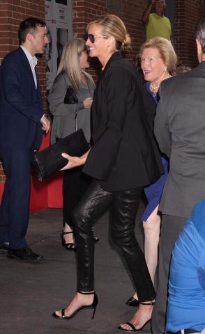 Το Pretty Woman έγινε μιούζικαλ και η Julia Roberts πήγε να το παρακολουθήσει με σούπερ look Το Pretty Woman έγινε μιούζικαλ και η Julia Roberts πήγε να το παρακολουθήσει με σούπερ look