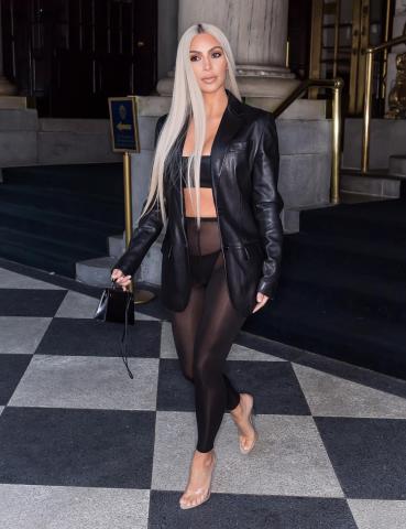 Μα τι σκεφτόταν; Τα 15 χειρότερα outfits που φόρεσε ποτέ η Kim Kardashian 