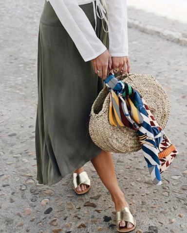 8 καλοκαιρινές τσάντες που θα κρατάς άνετα και το φθινόπωρο