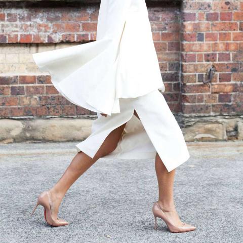 Αυτά τα παπούτσια θα κάνουν τα πόδια σου να δείχνουν ψηλότερα