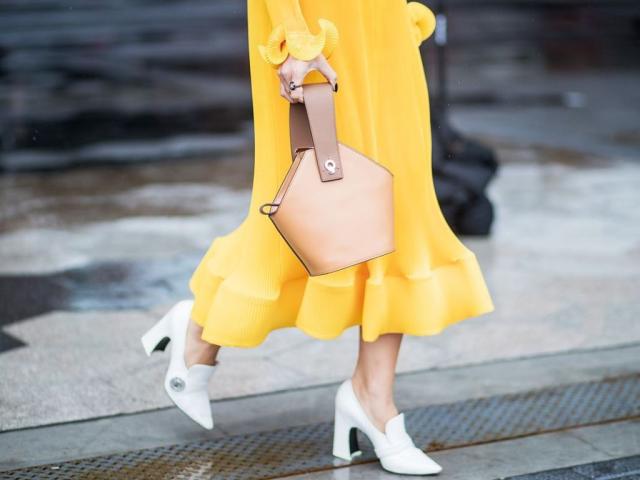 Το κίτρινο φόρεμα ίσως είναι η επόμενη αγορά σου