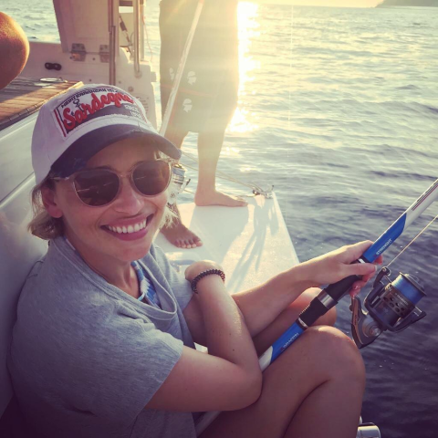 Οι φωτογραφίες της Emilia Clarke με μαγιό και η μεγάλη αλλαγή στο σώμα της