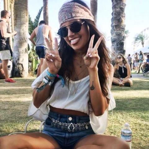 Coachella time: Festive beauty looks για να δοκιμάσεις την άνοιξη