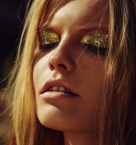 Coachella time: Festive beauty looks για να δοκιμάσεις την άνοιξη