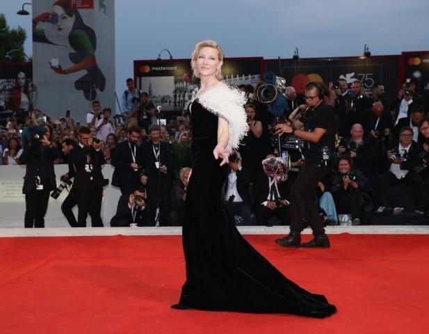 Βενετία 2018: Η Cate Blanchett με το πιο κομψό ντεκολτέ
