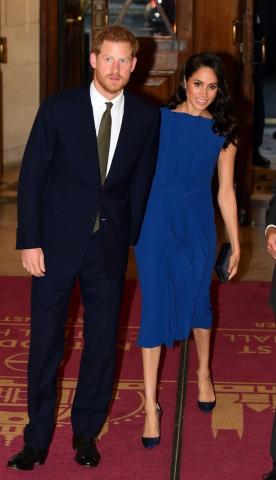 Meghan Markle: Λάθος επιλογή φορέματος ή εγκυμοσύνη που άρχισε να φαίνεται;