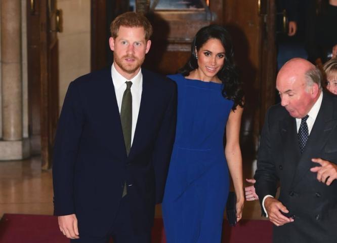Meghan Markle: Λάθος επιλογή φορέματος ή εγκυμοσύνη που άρχισε να φαίνεται;