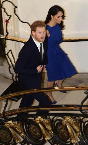 Meghan Markle: Λάθος επιλογή φορέματος ή εγκυμοσύνη που άρχισε να φαίνεται;