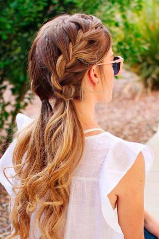 Back to school hairstyles για να υποδεχθείς και επίσημα την έναρξη της σχολικής σεζόν