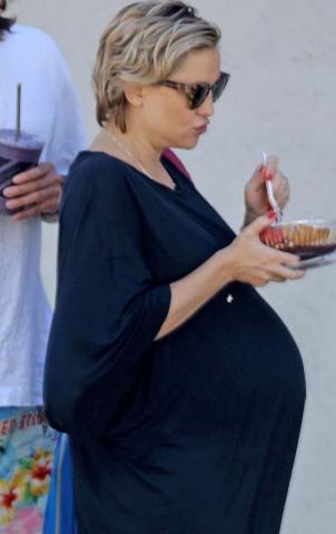 Kate Hudson: Η χαλαρή της βόλτα για street food λίγο πριν γεννήσει
