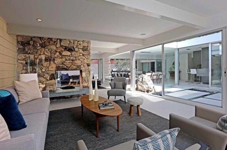 Το πραγματικό σπίτι του Mr. Grey στο Los Angeles είναι πιο ωραίο και από το κινηματογραφικό του 