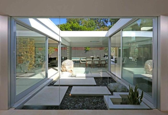 Το πραγματικό σπίτι του Mr. Grey στο Los Angeles είναι πιο ωραίο και από το κινηματογραφικό του 