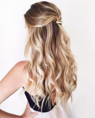 Half pony: Το hairstyle που θα κυριαρχήσει την άνοιξη	