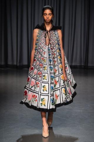 Η υπέροχη Μary Katrantzou ανεβάζει τον πήχη σε άλλο στιλιστικό level Η υπέροχη Μary Katrantzou ανεβάζει τον πήχη σε άλλο στιλιστικό level