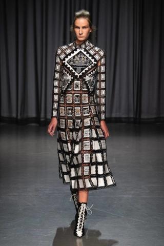 Η υπέροχη Μary Katrantzou ανεβάζει τον πήχη σε άλλο στιλιστικό level Η υπέροχη Μary Katrantzou ανεβάζει τον πήχη σε άλλο στιλιστικό level