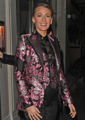 Η Blake Lively φόρεσε ένα κοστούμι πολύ ιδιαίτερο 