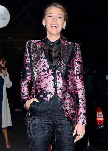 Η Blake Lively φόρεσε ένα κοστούμι πολύ ιδιαίτερο 