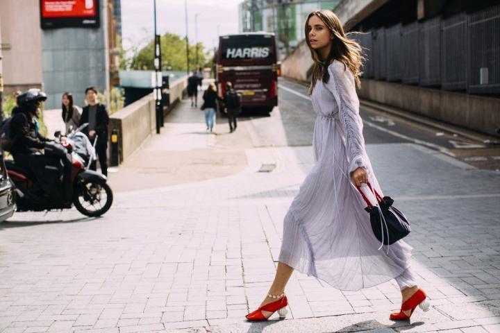 Τα καλύτερα street looks από την Εβδομάδα Μόδας του Λονδίνου Τα καλύτερα street looks από την Εβδομάδα Μόδας του Λονδίνου