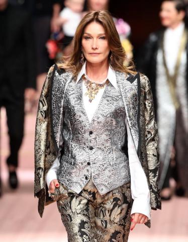 Dolce & Gabbana: Η πασαρέλα τους, η Μόνικα Μπελούτσι και τα άλλα τα κορίτσια Dolce & Gabbana: Η πασαρέλα τους, η Μόνικα Μπελούτσι και τα άλλα τα κορίτσια