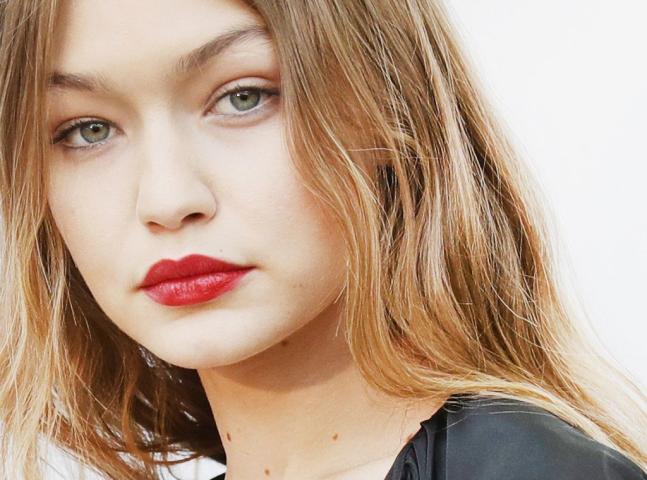 5 lipsticks σε φθινοπωρινές, κόκκινες αποχρώσεις  5 lipsticks σε φθινοπωρινές, κόκκινες αποχρώσεις