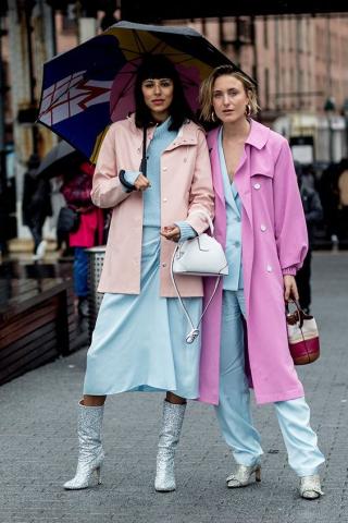 Τα παστέλ παραμένουν στο street style της σεζόν πιο ανανεωμένα