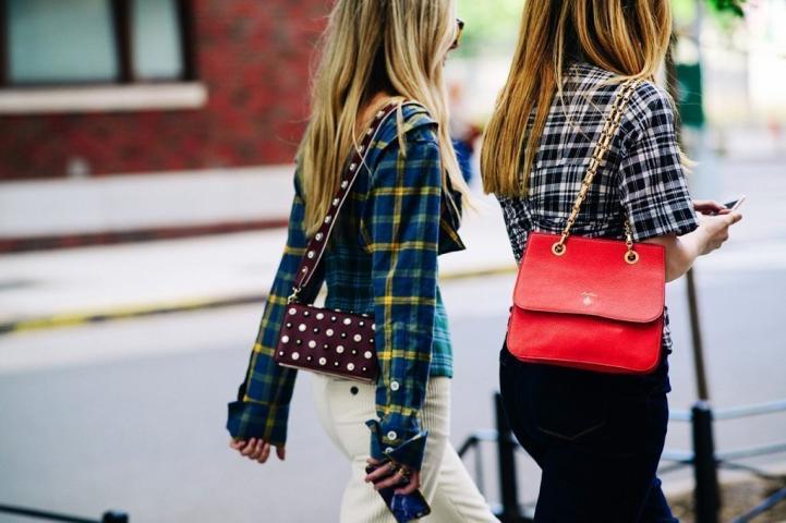 Ήρθε η ώρα να φορέσεις ξανά το καρό πουκάμισο Ήρθε η ώρα να φορέσεις ξανά το καρό πουκάμισο