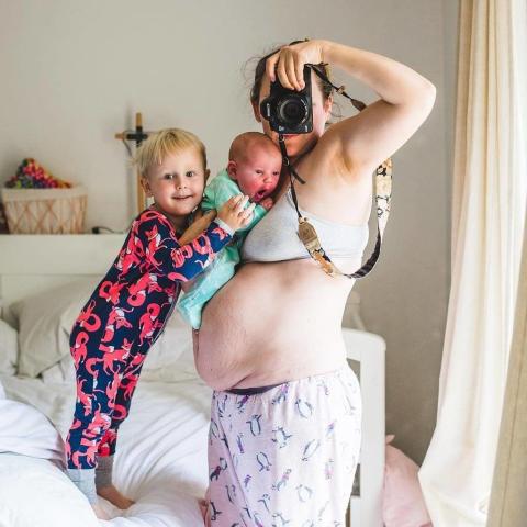 This is postpartum: Η αληθινή καμπάνια για το σώμα μετά τη γέννα