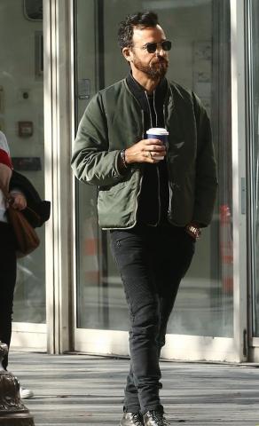 Justin Theroux: Ο πρώην της Aniston με τη νέα του σύντροφο στο Παρίσι (pic)