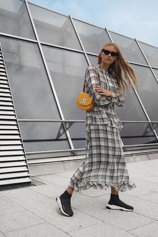 Οι πιο κομψοί τρόποι να φορέσεις τα sock booties στο καθημερνό σου στιλ