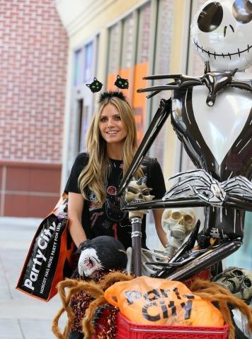 Να τι ψώνισε η Heidi Klum για το Halloween