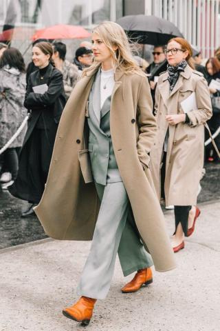 Camel coat: Το παλτό που θα φορέσεις άνετα όλο το χειμώνα Camel coat: Το παλτό που θα φορέσεις άνετα όλο το χειμώνα