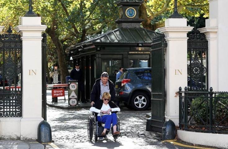 Μοιάζει απίστευτο αλλά δεν είναι: Η αδελφή της Meghan Markle πήγε ακάλεστη στο παλάτι κι έφαγε πόρτα