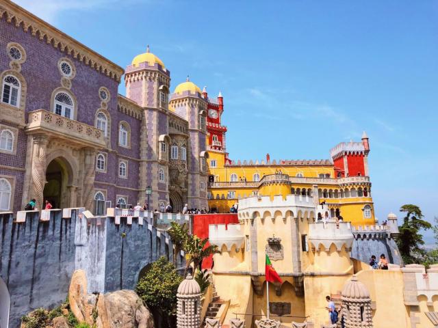 Στη Λισαβόνα θα νιώσεις το fado, τη μελωδία της πορτογαλικής ψυχής Στη Λισαβόνα θα νιώσεις το fado, τη μελωδία της πορτογαλικής ψυχής