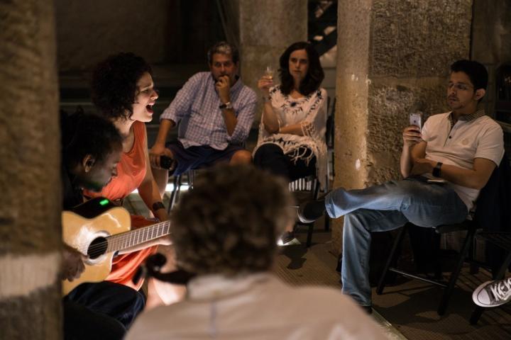 Στη Λισαβόνα θα νιώσεις το fado, τη μελωδία της πορτογαλικής ψυχής Στη Λισαβόνα θα νιώσεις το fado, τη μελωδία της πορτογαλικής ψυχής