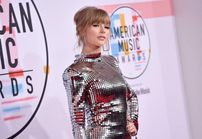 American Music Awards: Η Taylor Swift είναι σε μάχιμη φάση