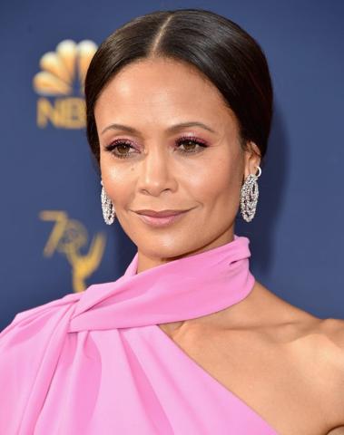 Το glitter στο eye makeup όπως το διαλέγουν οι celebrities Το glitter στο eye makeup όπως το διαλέγουν οι celebrities