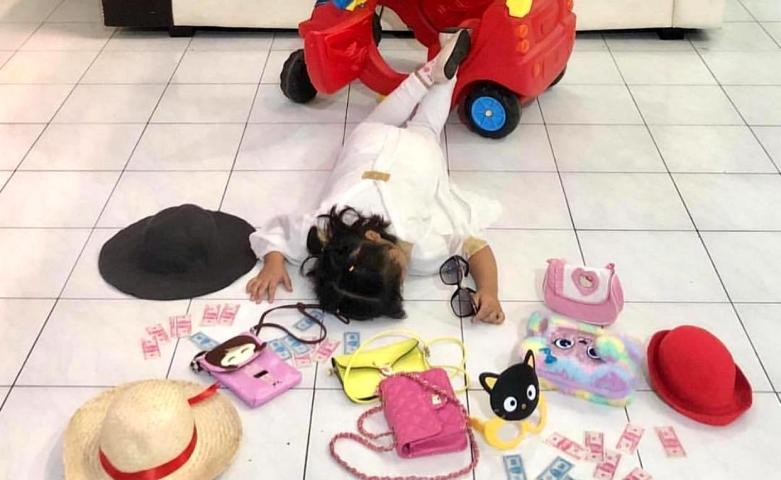 Η πτώση της «ντίβας»: Η νέα τάση στο Instagram που σαρώνει στον κόσμο των πλουσίων Η πτώση της «ντίβας»: Η νέα τάση στο Instagram που σαρώνει στον κόσμο των πλουσίων