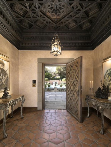 Πωλείται η διασημότερη έπαυλη του κόσμου: Εκεί γυρίστηκε ο «Σωματοφύλακας» και πήγαν ταξίδι του μέλιτος οι JFK - Jackie O Πωλείται η διασημότερη έπαυλη του κόσμου: Εκεί γυρίστηκε ο «Σωματοφύλακας» και πήγαν ταξίδι του μέλιτος οι JFK - Jackie O