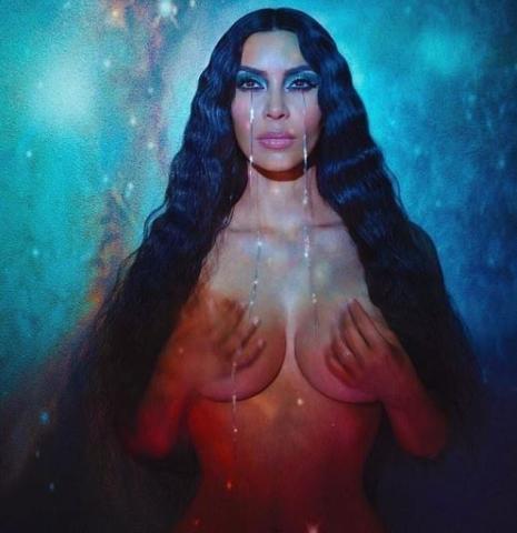 Kim Kardashian: (Ξανά) ολόγυμνη για… business