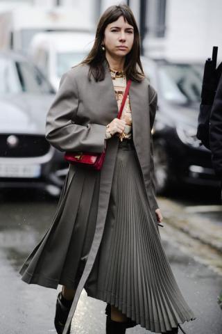 Grey tones: Πώς θα φορέσεις το γκρι αυτό το χειμώνα