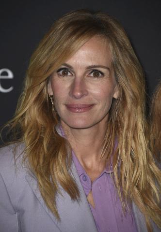InStyle Awards: Η Julia Roberts ξέρει να κάνει το ντύσιμο διασκέδαση 