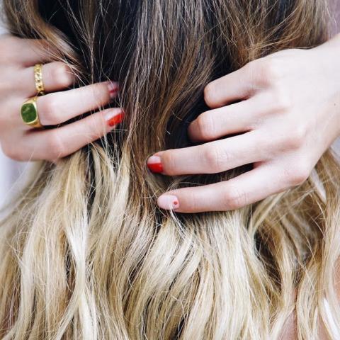 Η θέση του κόκκινου στο nail art για το φετινό χειμώνα